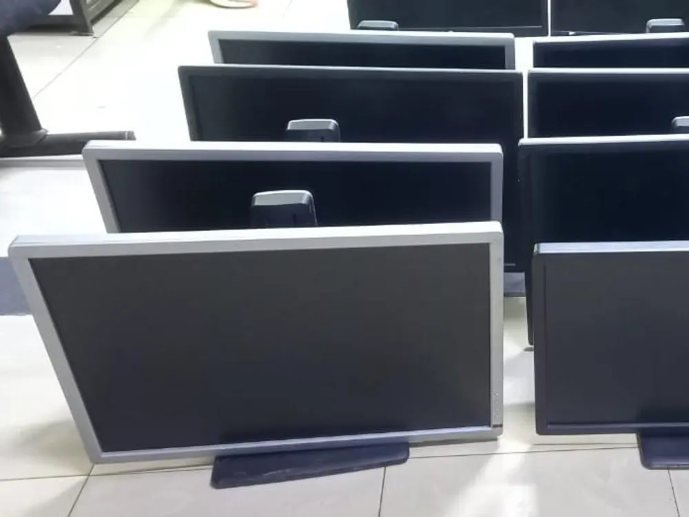 Refurbished Dell widescreen monitors for sale in Kisumu CBD