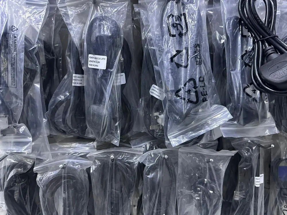 New UK three-pin 1.5m laptop power cables in stock